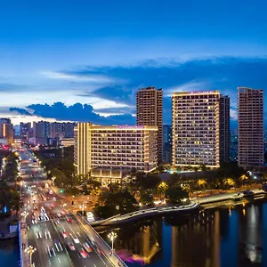 Crowne Plaza Center By Ihg Resort