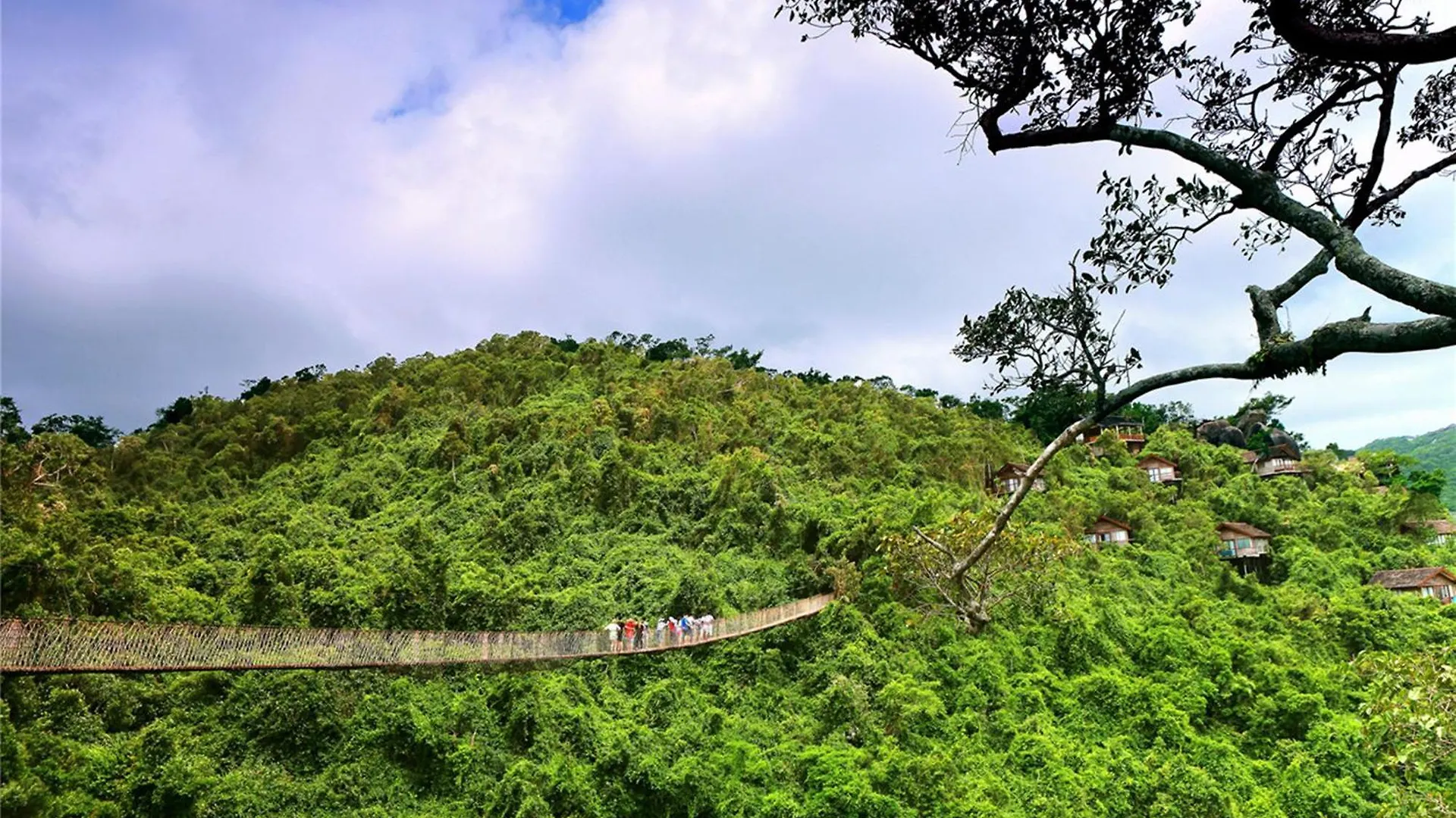Yalong Bay Earthly Paradise Birds Nest Resort （Mountain Villas) Sanya Hotel
